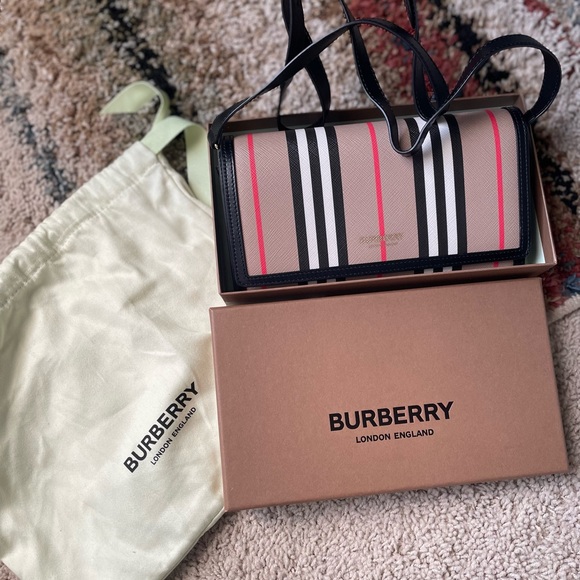 Authentic Burberry Stripped Wallet - Picture 2 of 2